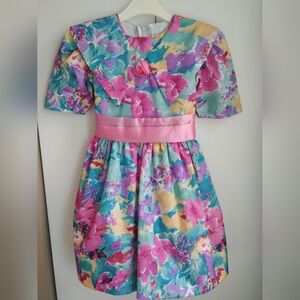 Girls Size 5 Party Dress, Attached Petticoat.100% Polyester. New Condition